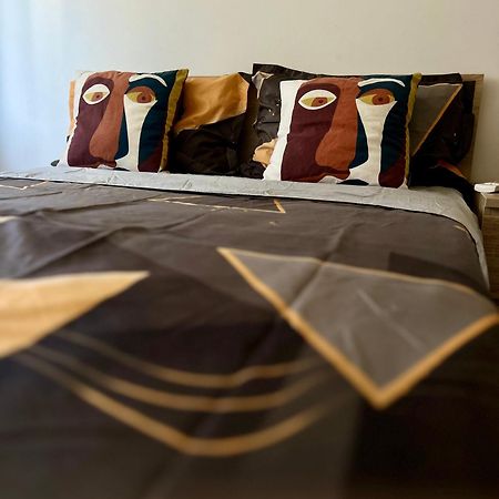Snug Apartament Яш Екстериор снимка