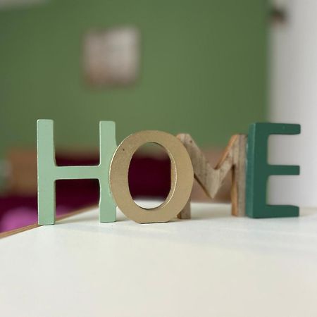 Snug Apartament Яш Екстериор снимка