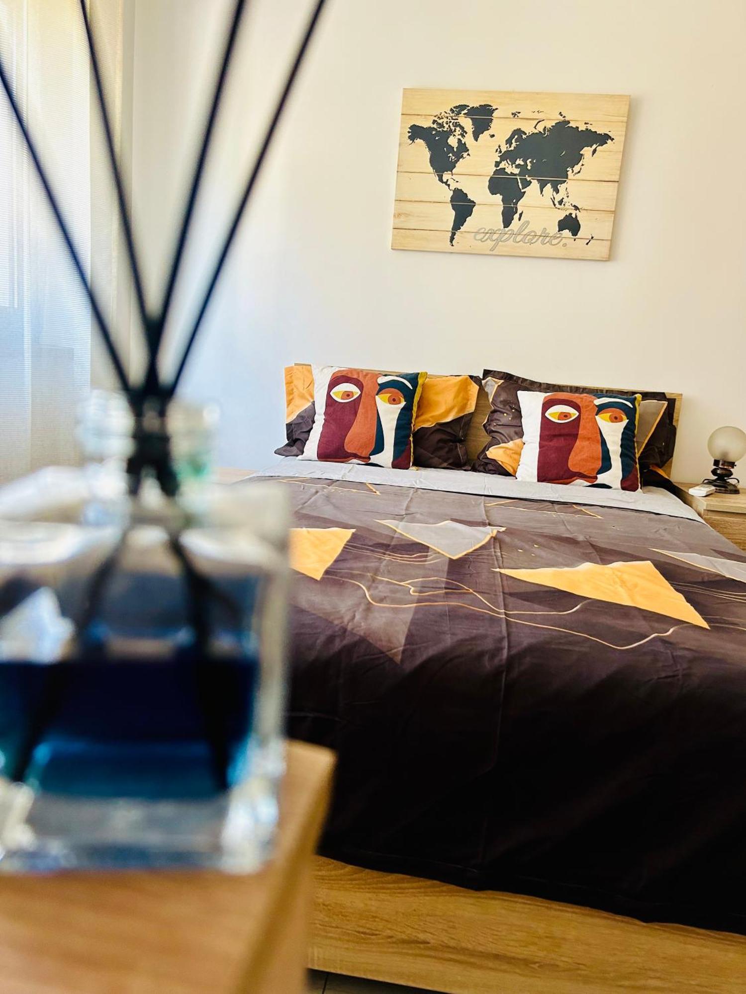 Snug Apartament Яш Екстериор снимка