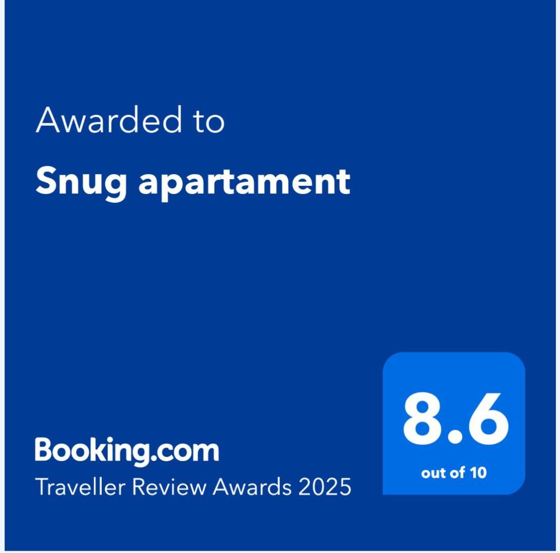 Snug Apartament Яш Екстериор снимка